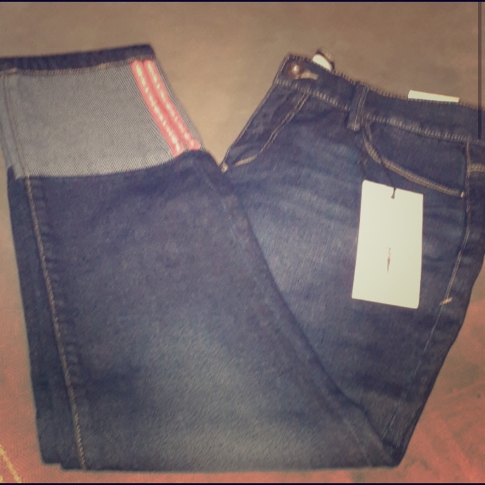 Skinnygirl Cropped jeans NWT